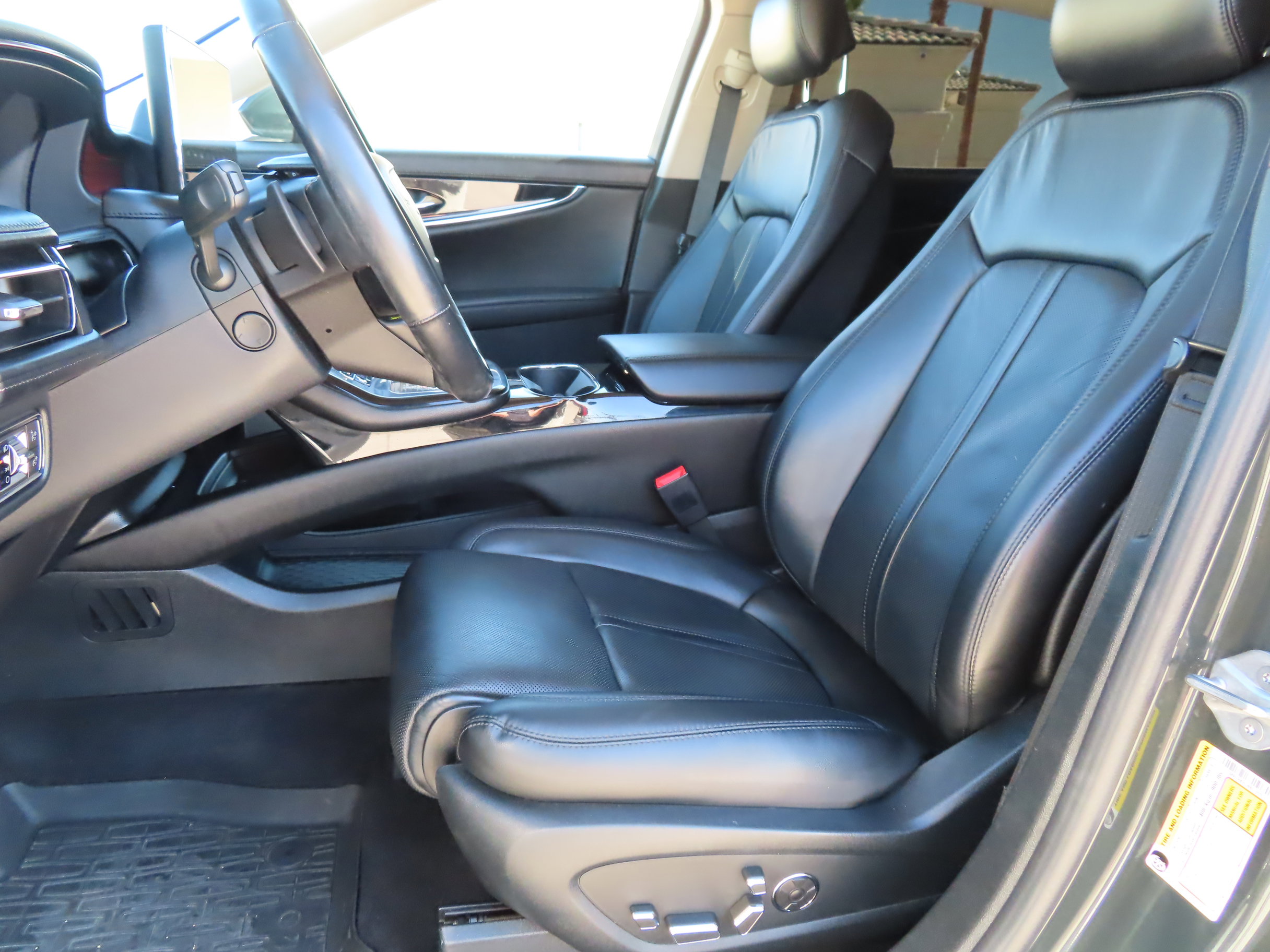 Used 2022 Lincoln Nautilus Reserve w/ Equipment Group 202A image 13