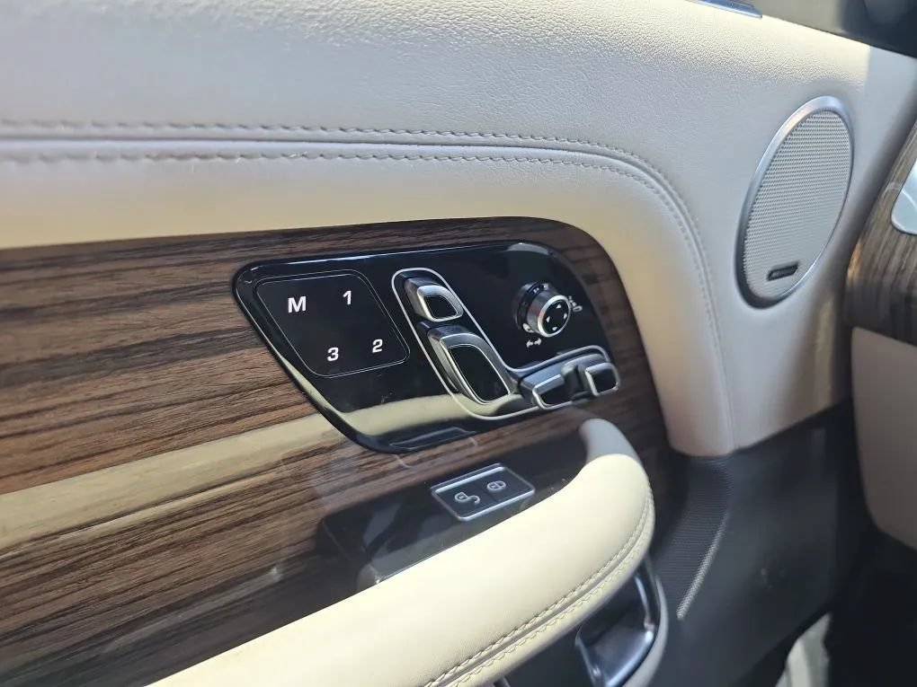 Used 2019 Land Rover Range Rover HSE AWD/4WD image 23
