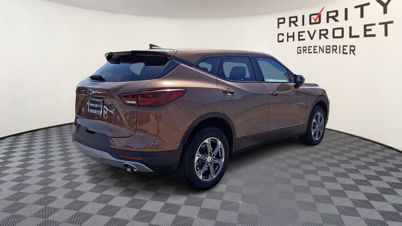 Certified 2023 Chevrolet Blazer LT w/ LPO, Black Grille Bar Package FWD image 8
