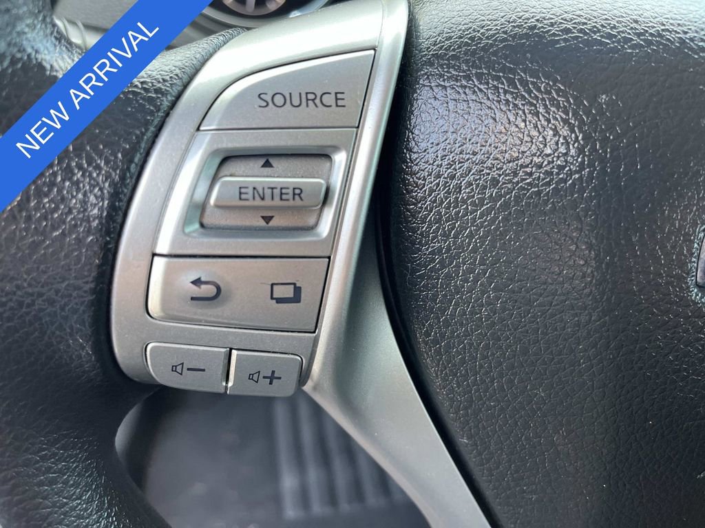 Used 2015 Nissan Rogue S AWD/4WD image 29