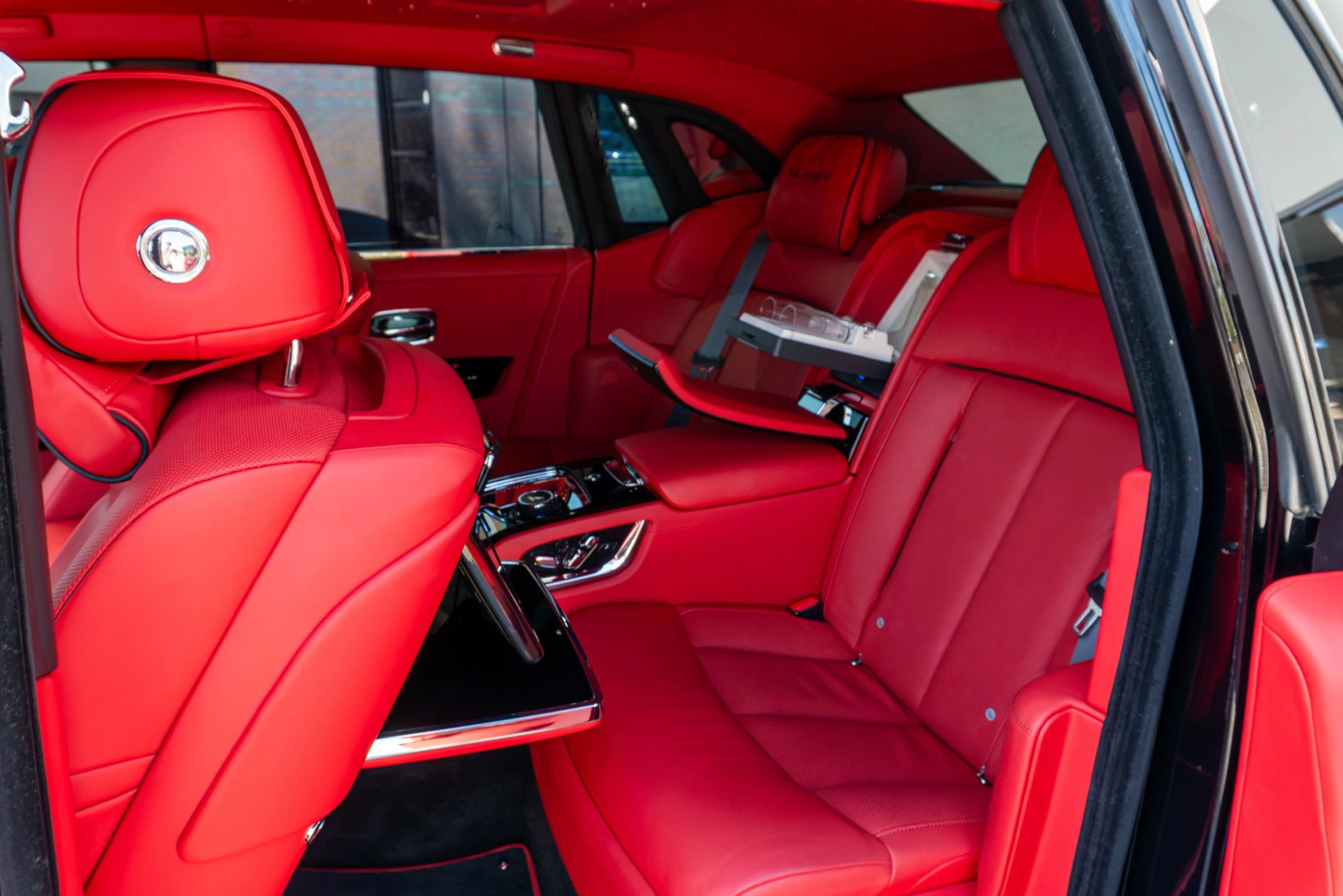 Used 2024 Rolls-Royce Phantom Sedan w/ The Phantom Package RWD image 57