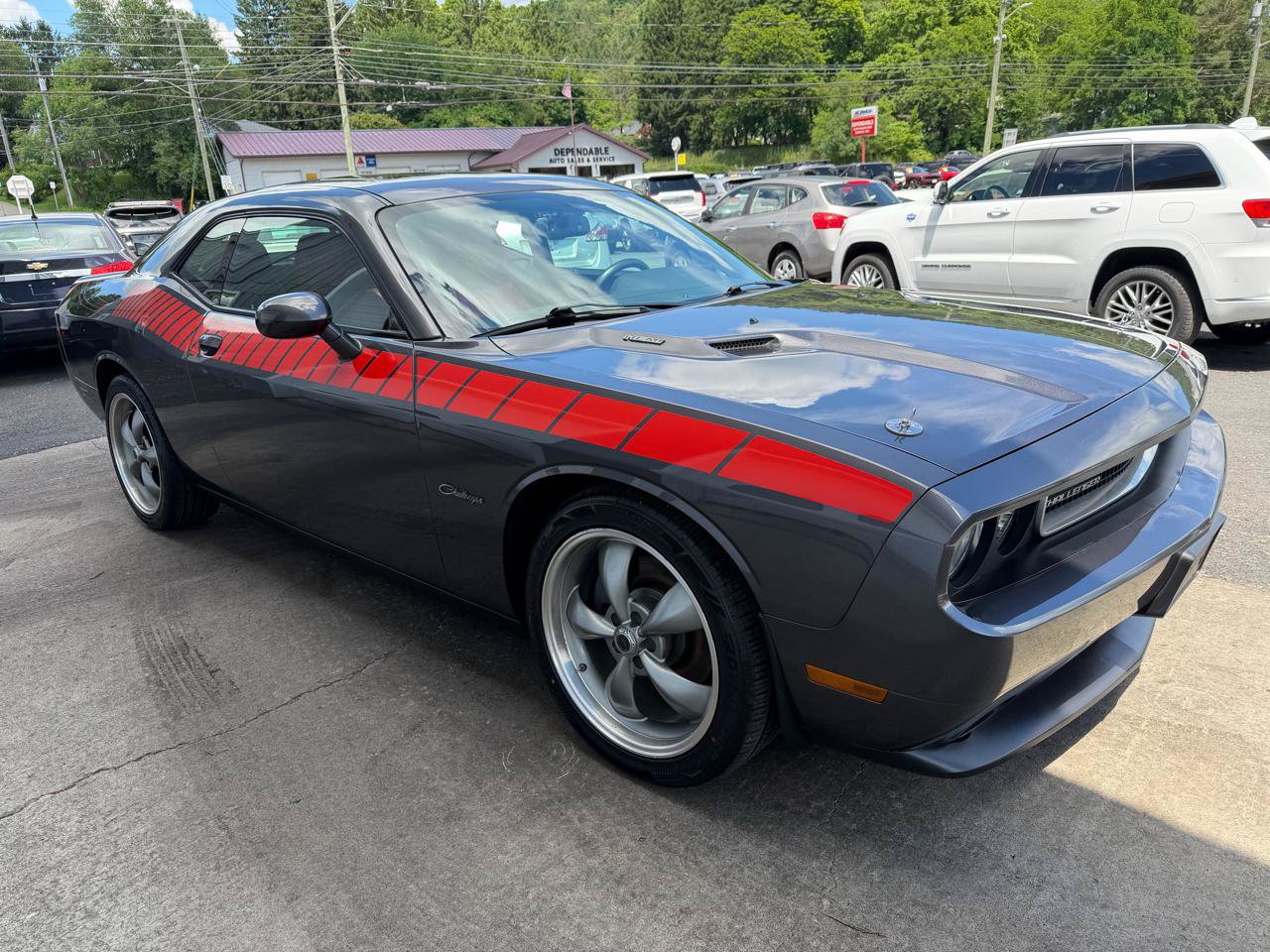 Used 2013 Dodge Challenger R/T Plus RWD image 3