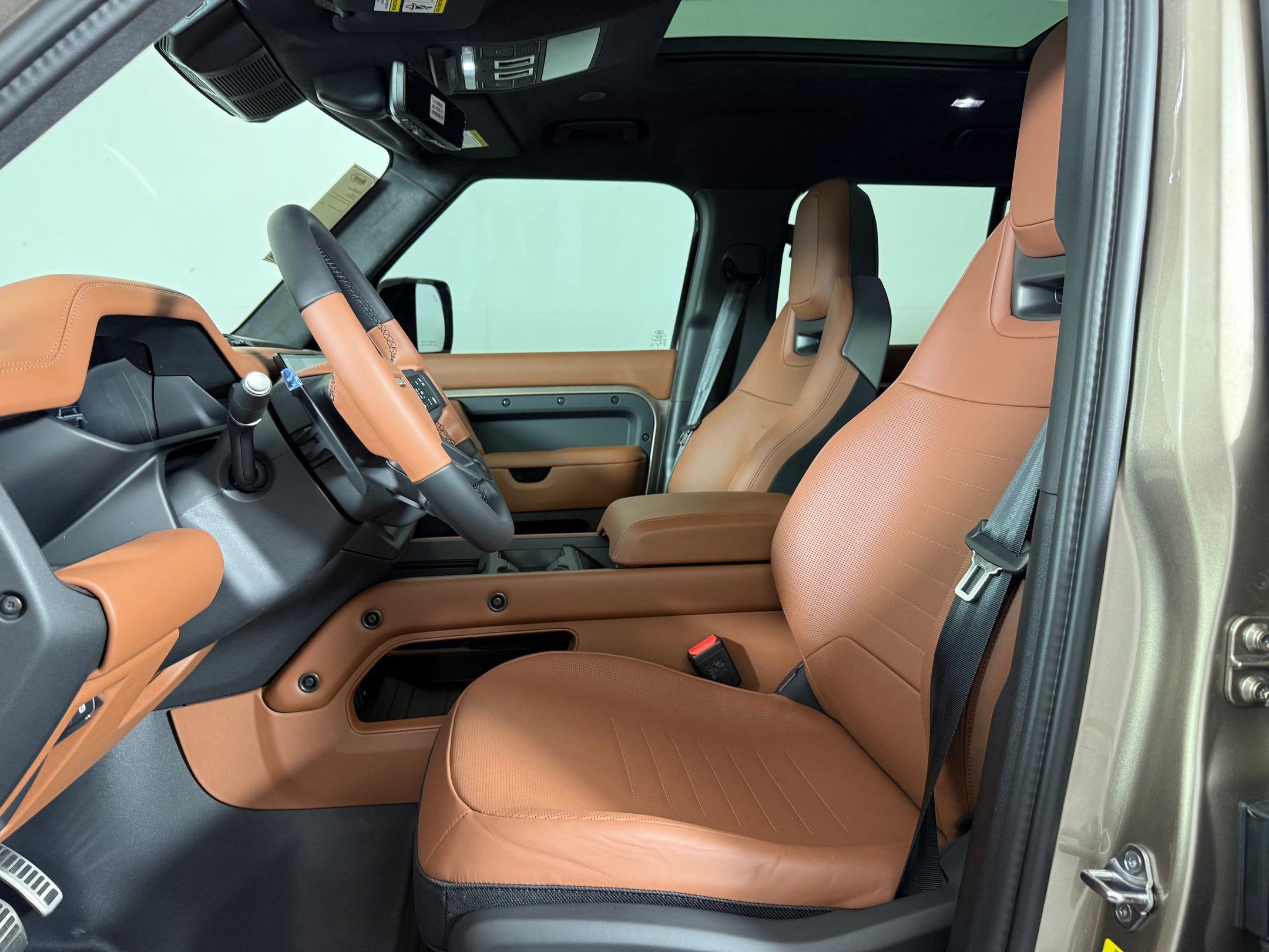 New 2026 Land Rover Defender 110 OCTA AWD/4WD image 5