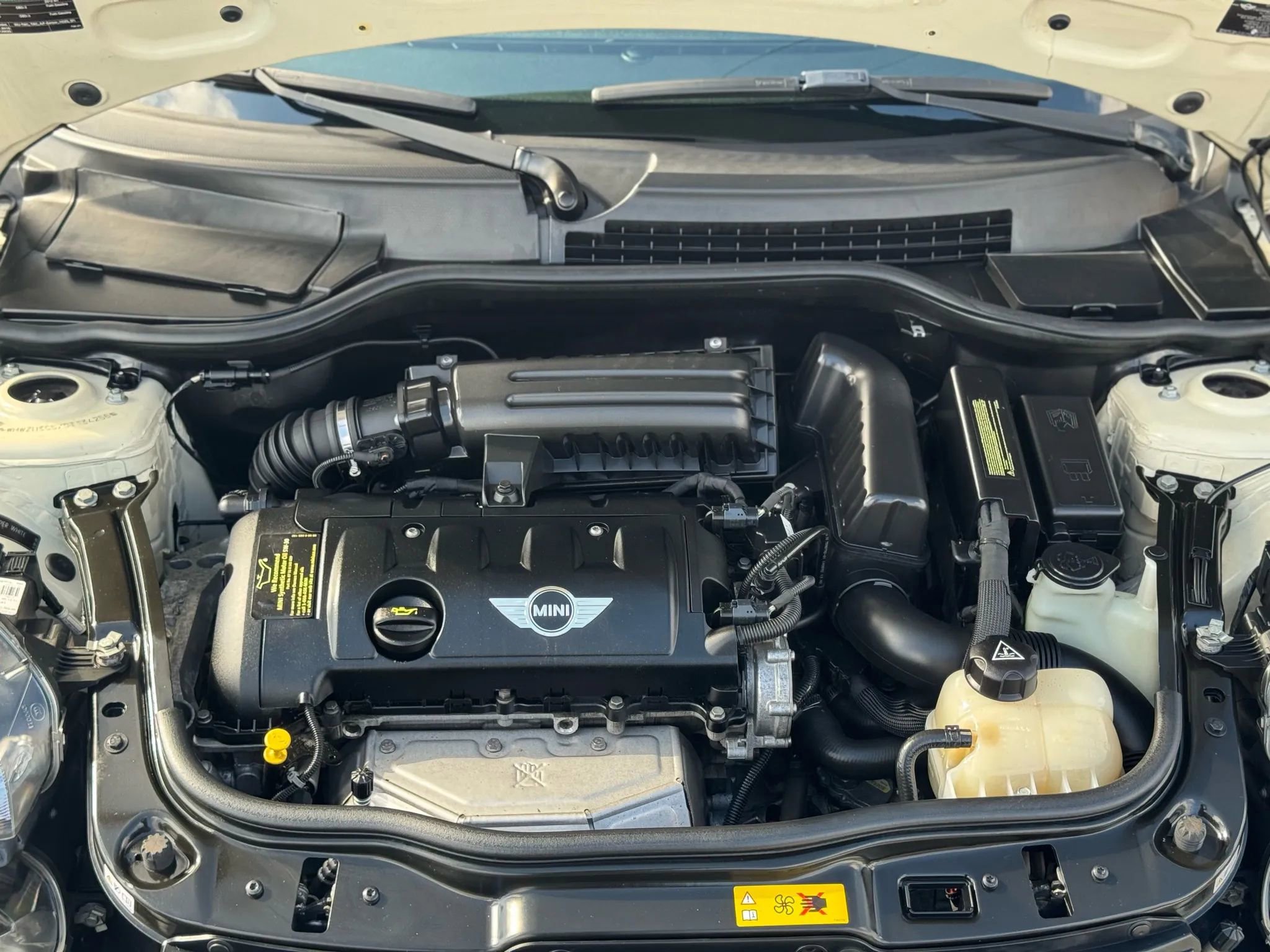 Used 2012 MINI Cooper Convertible image 17