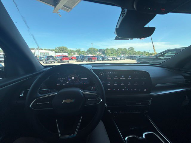 New 2026 Chevrolet Traverse LT w/ Driver Confidence Package AWD/4WD image 18
