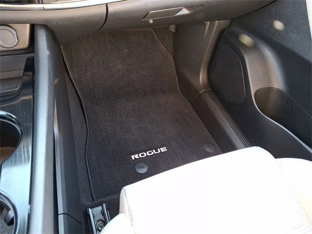 Used 2023 Nissan Rogue SV image 28