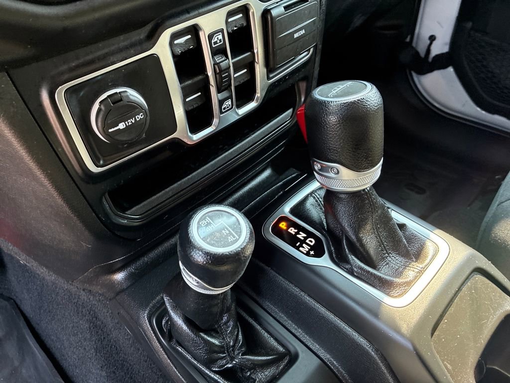 Used 2022 Jeep Gladiator Sport image 23