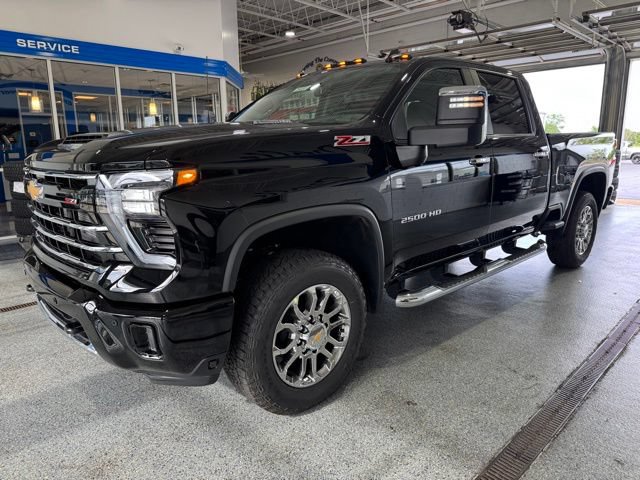 New 2026 Chevrolet Silverado 2500 LT w/ Z71 Chrome Sport Edition AWD/4WD image 4