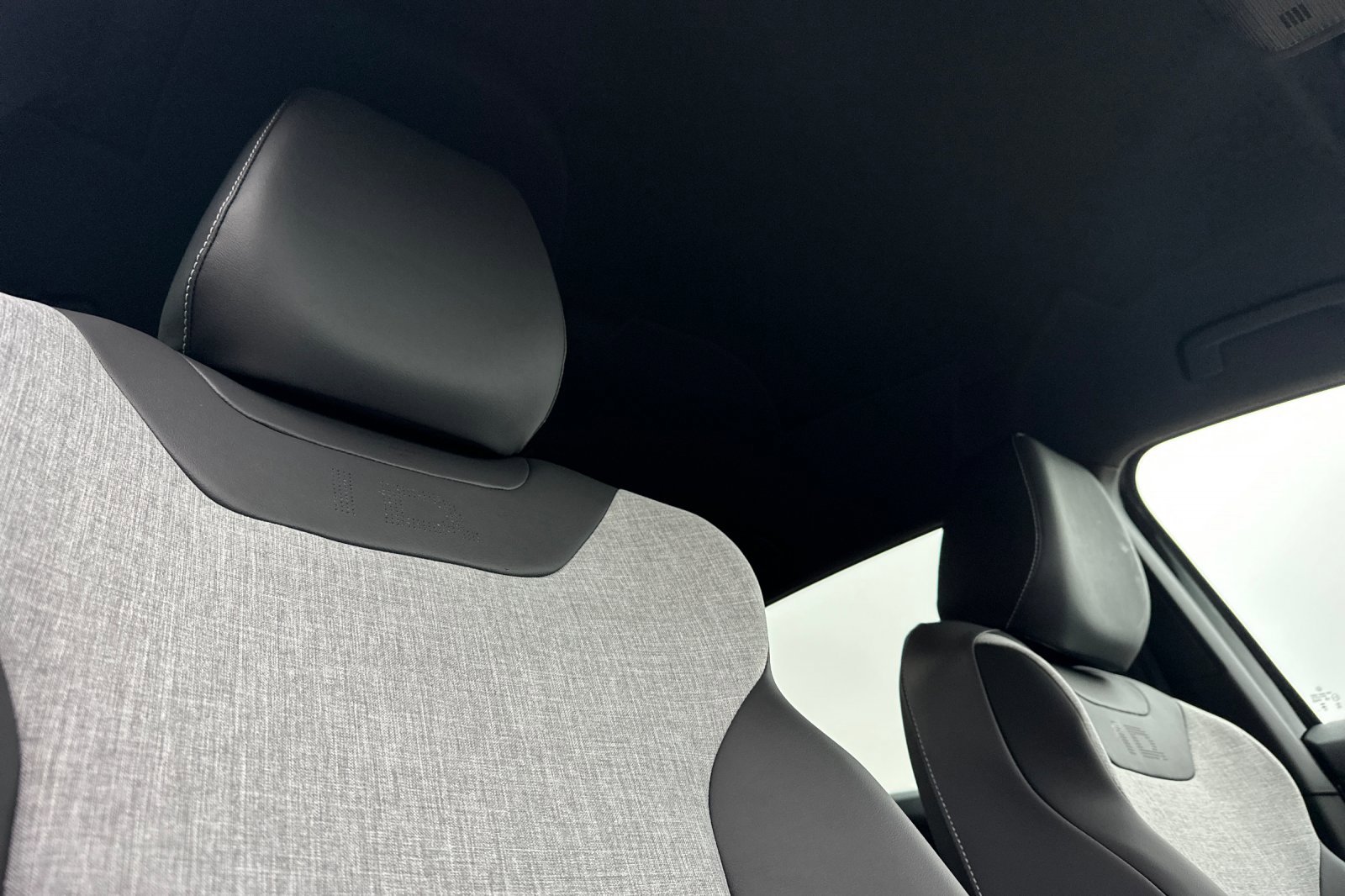 New 2025 Volkswagen ID.4 Pro image 17