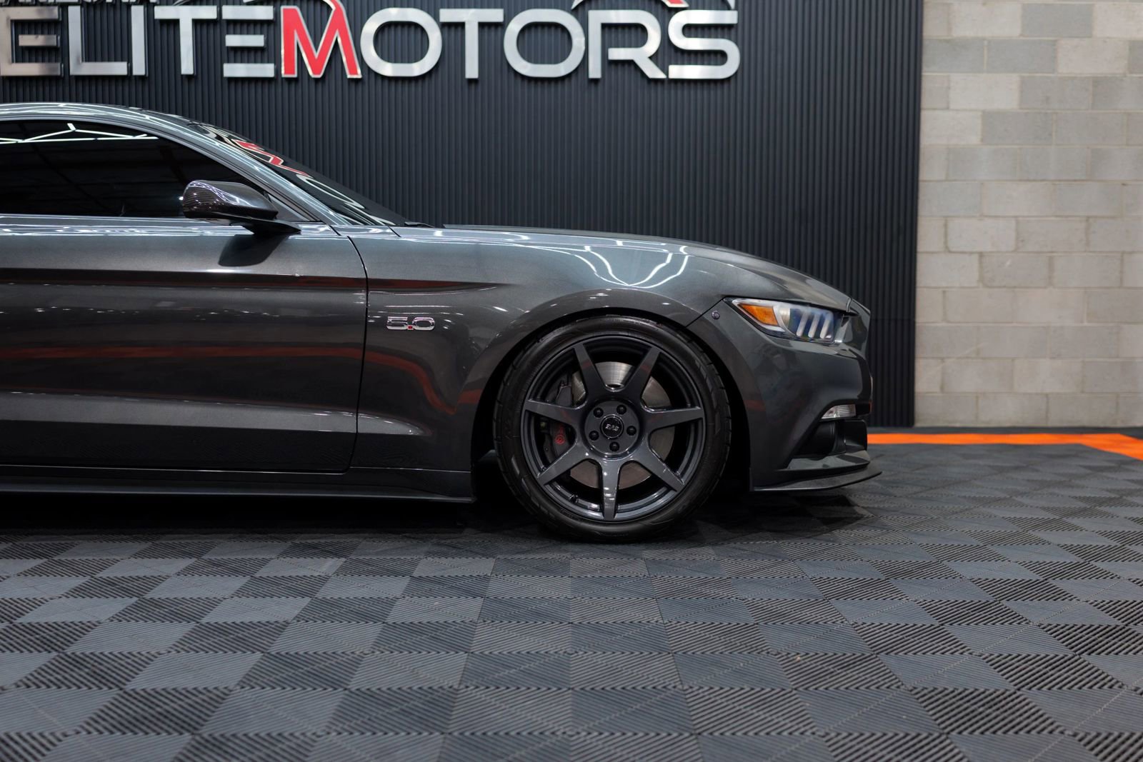 Used 2017 Ford Mustang GT Premium w/ GT Performance Package RWD image 13