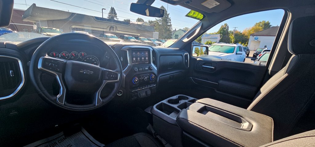 Used 2022 Chevrolet Silverado 1500 RST w/ Z71 Off-Road Package AWD/4WD image 16