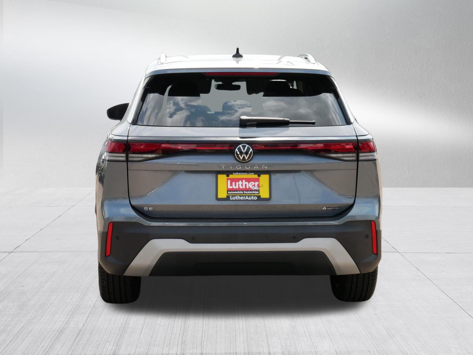 Certified 2025 Volkswagen Tiguan SE AWD/4WD image 6