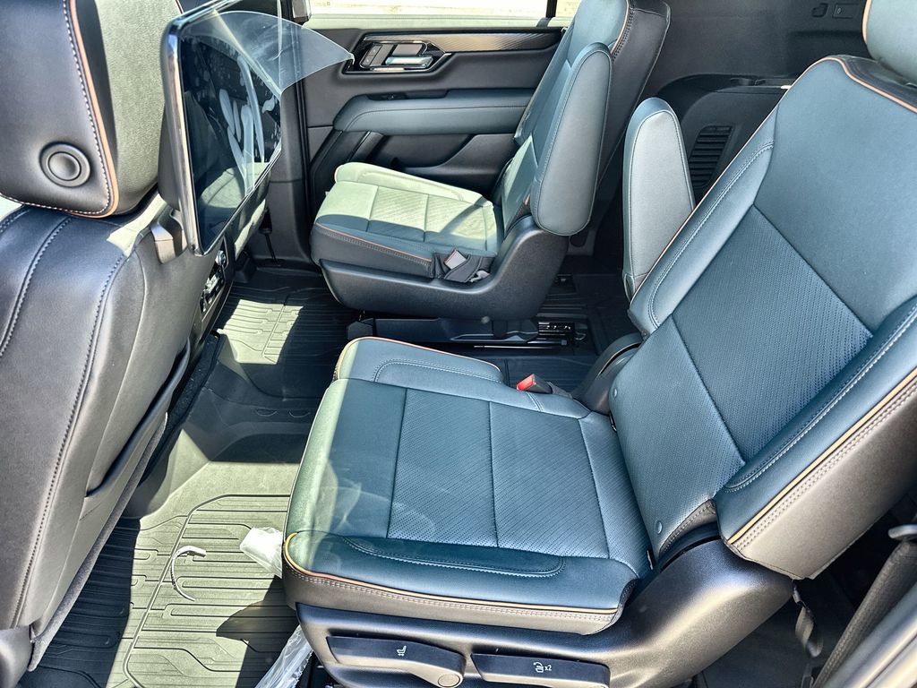 New 2026 GMC Yukon XL AT4 w/ AT4 Premium Plus Package AWD/4WD image 16
