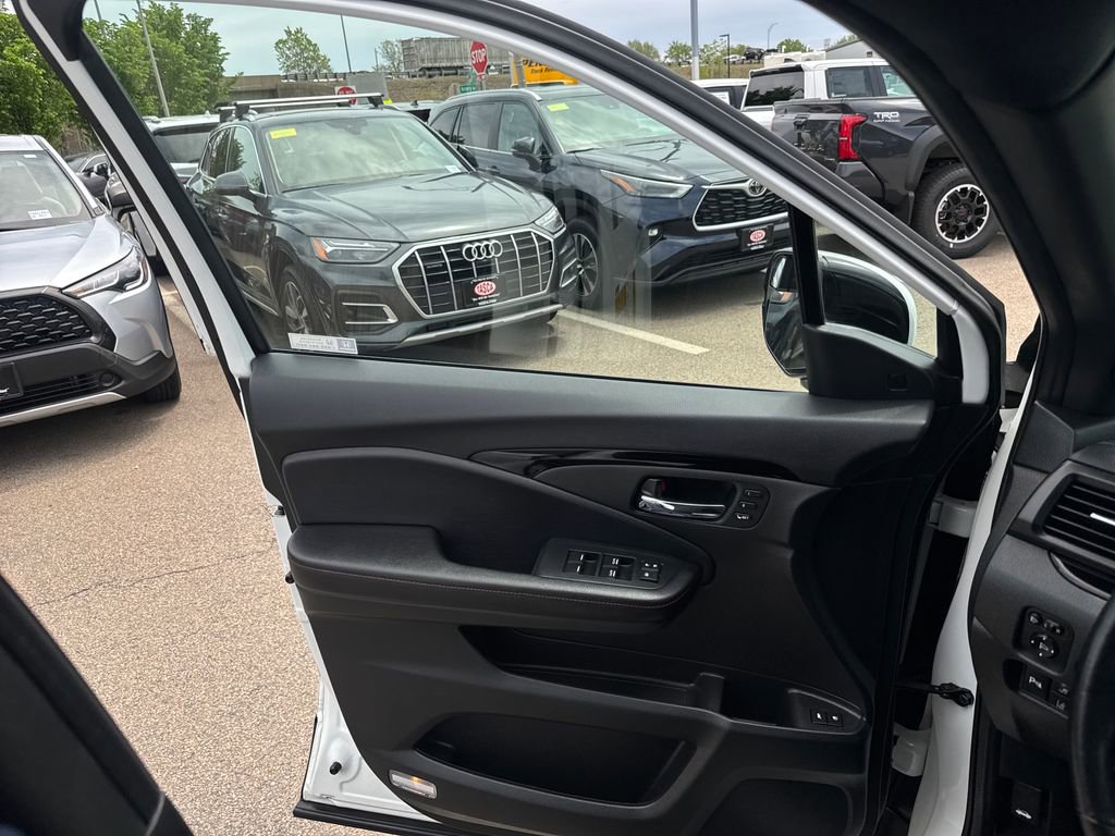 Used 2022 Honda Pilot Black Edition image 33