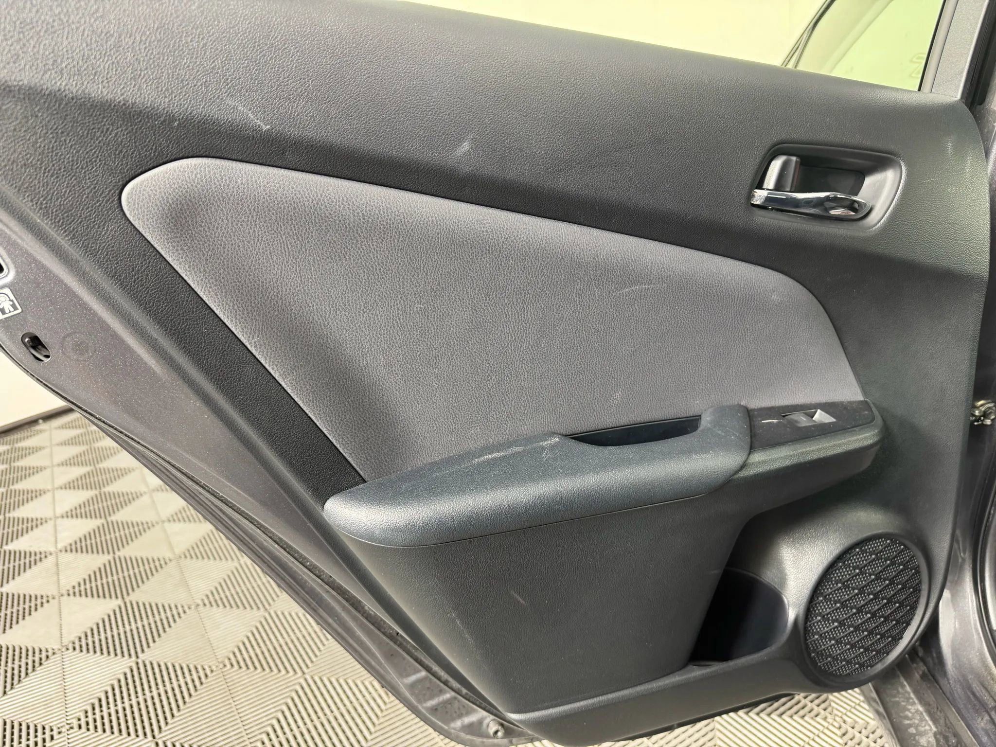 Used 2022 Toyota Prius Prime LE FWD image 39