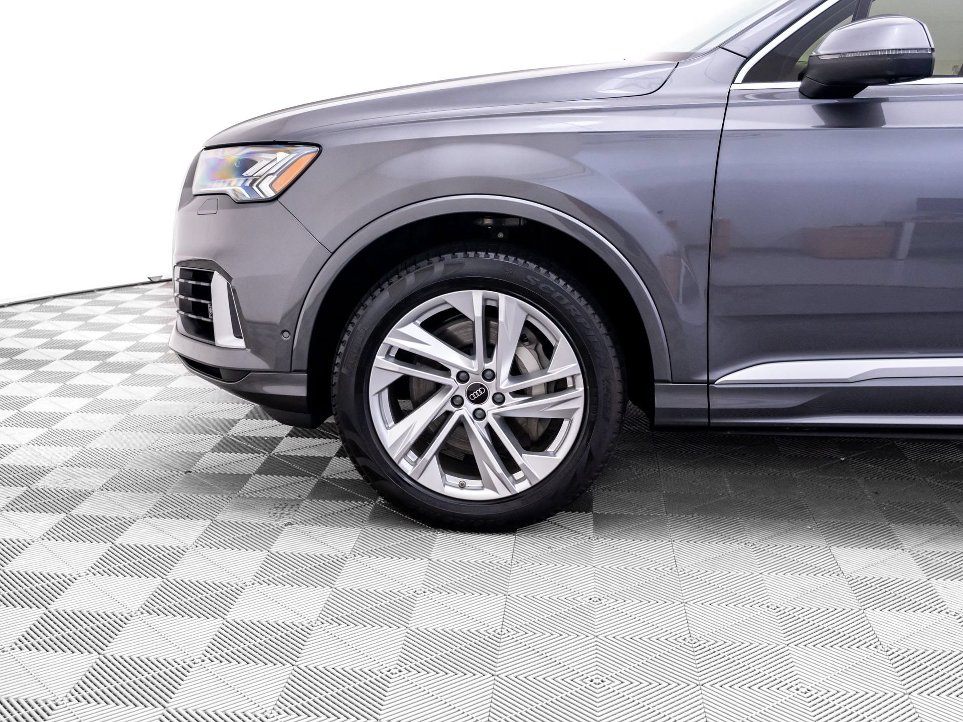 Used 2024 Audi Q7 3.0T Premium Plus AWD/4WD image 36
