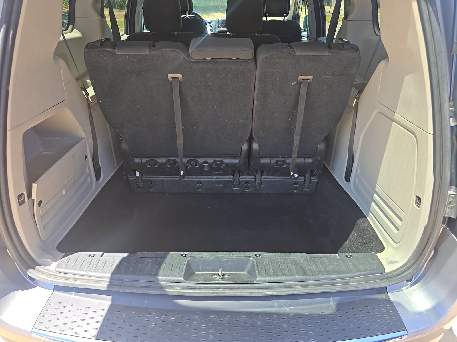 Used 2018 Dodge Grand Caravan SE w/ UConnect Hands-Free Group FWD image 15