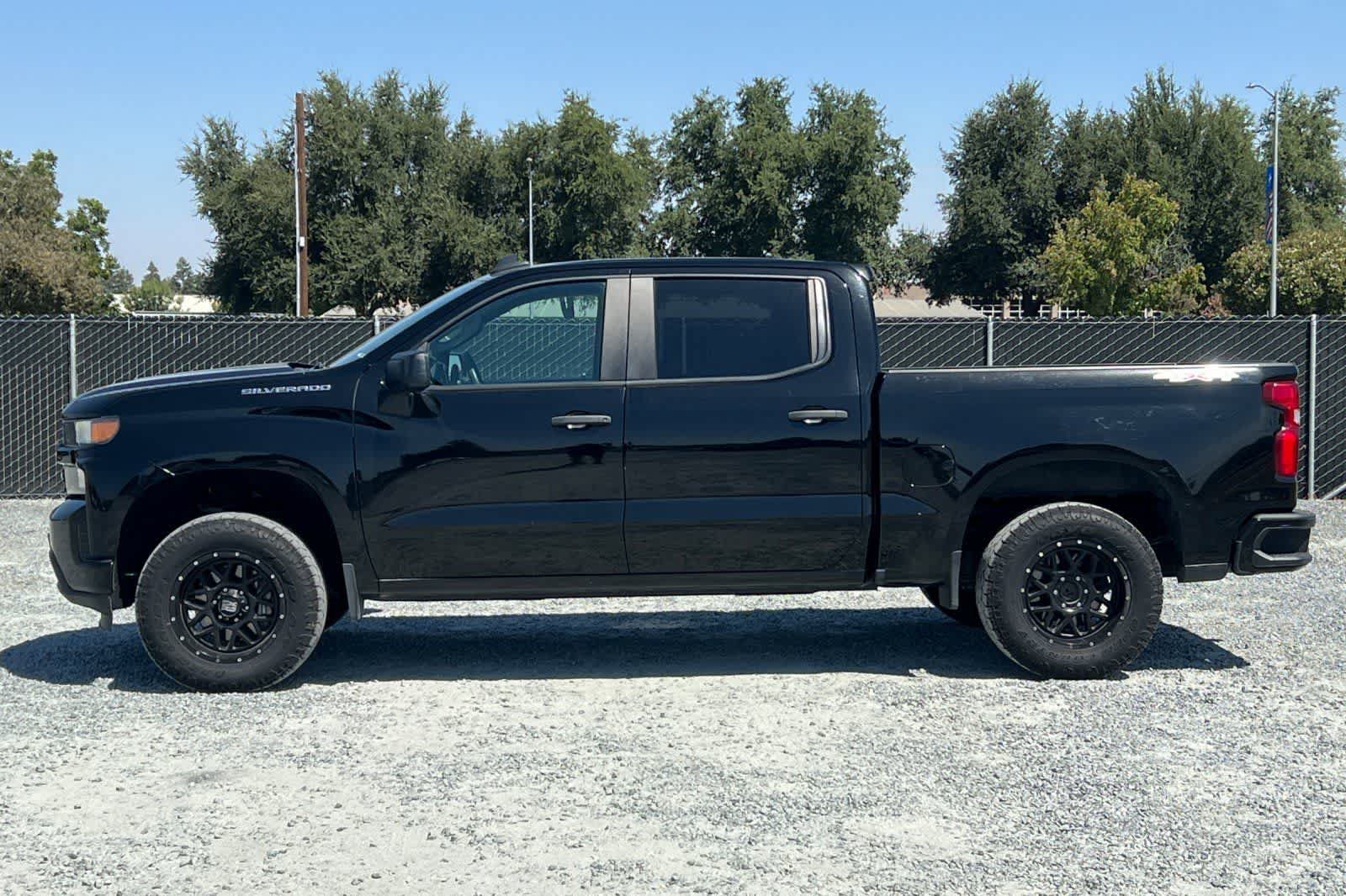 Used 2021 Chevrolet Silverado 1500 Custom w/ Safety Confidence Package AWD/4WD image 6
