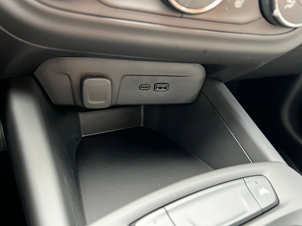 New 2026 Chevrolet Trax RS w/ Sunroof Package image 37