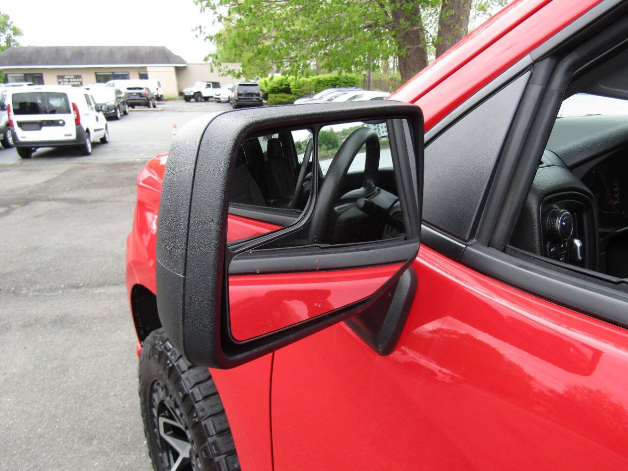 Used 2019 Chevrolet Silverado 1500 Custom w/ Custom Value Package AWD/4WD image 34