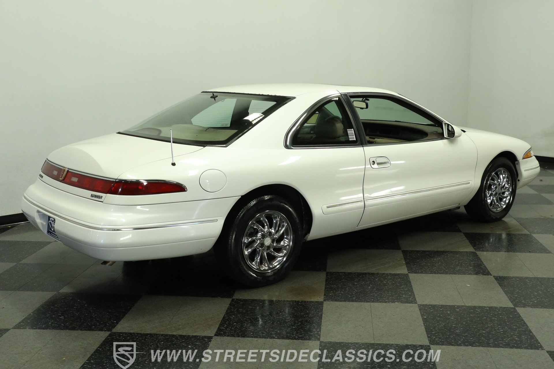 Used 1993 Lincoln Mark VIII RWD image 12