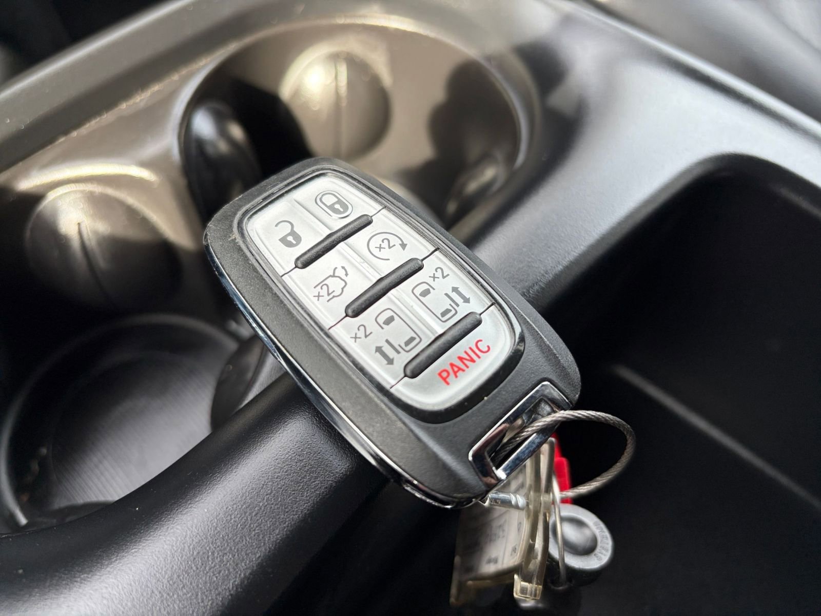 Used 2025 Chrysler Pacifica Select image 22