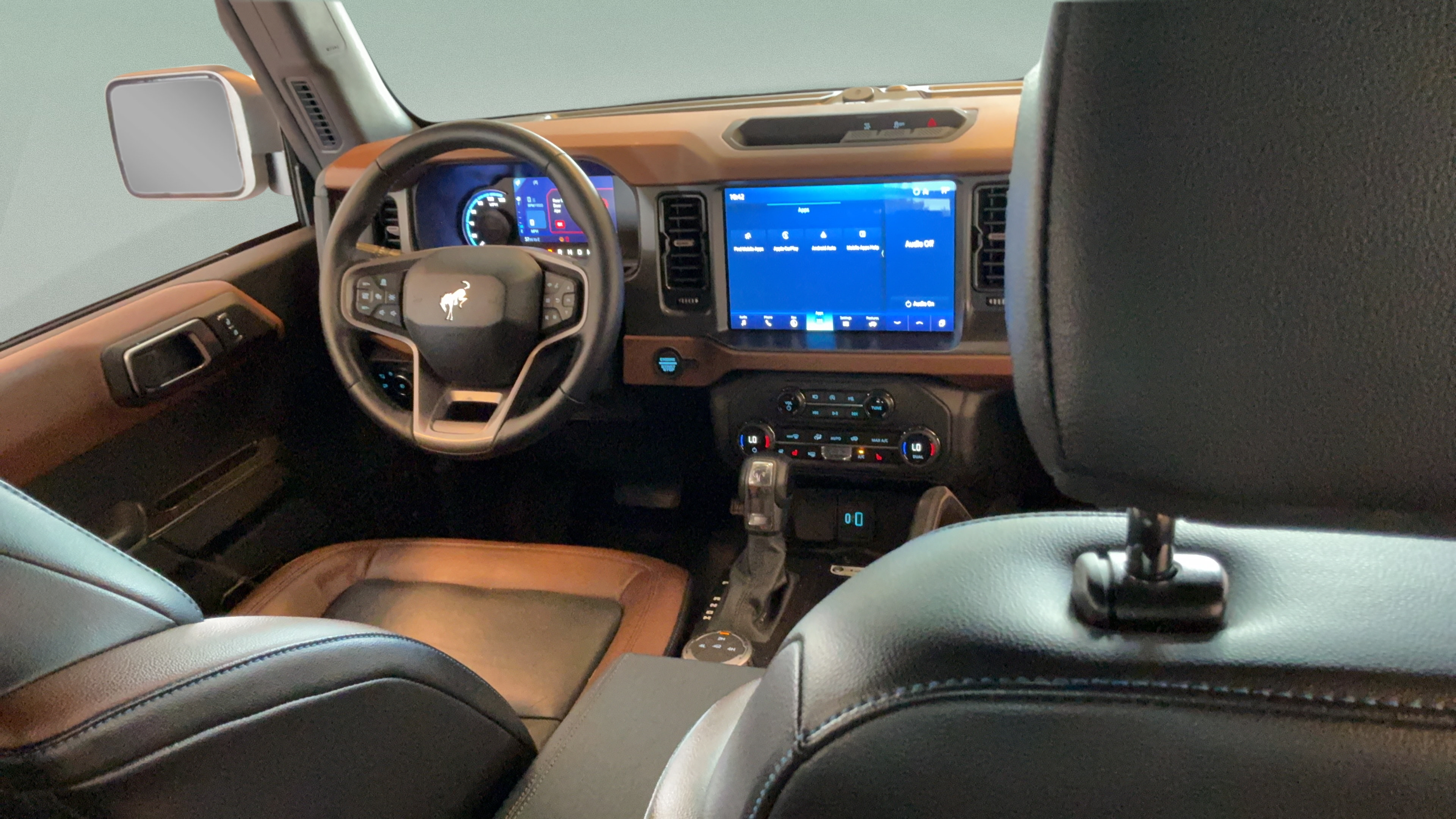 Used 2024 Ford Bronco Outer Banks AWD/4WD image 37