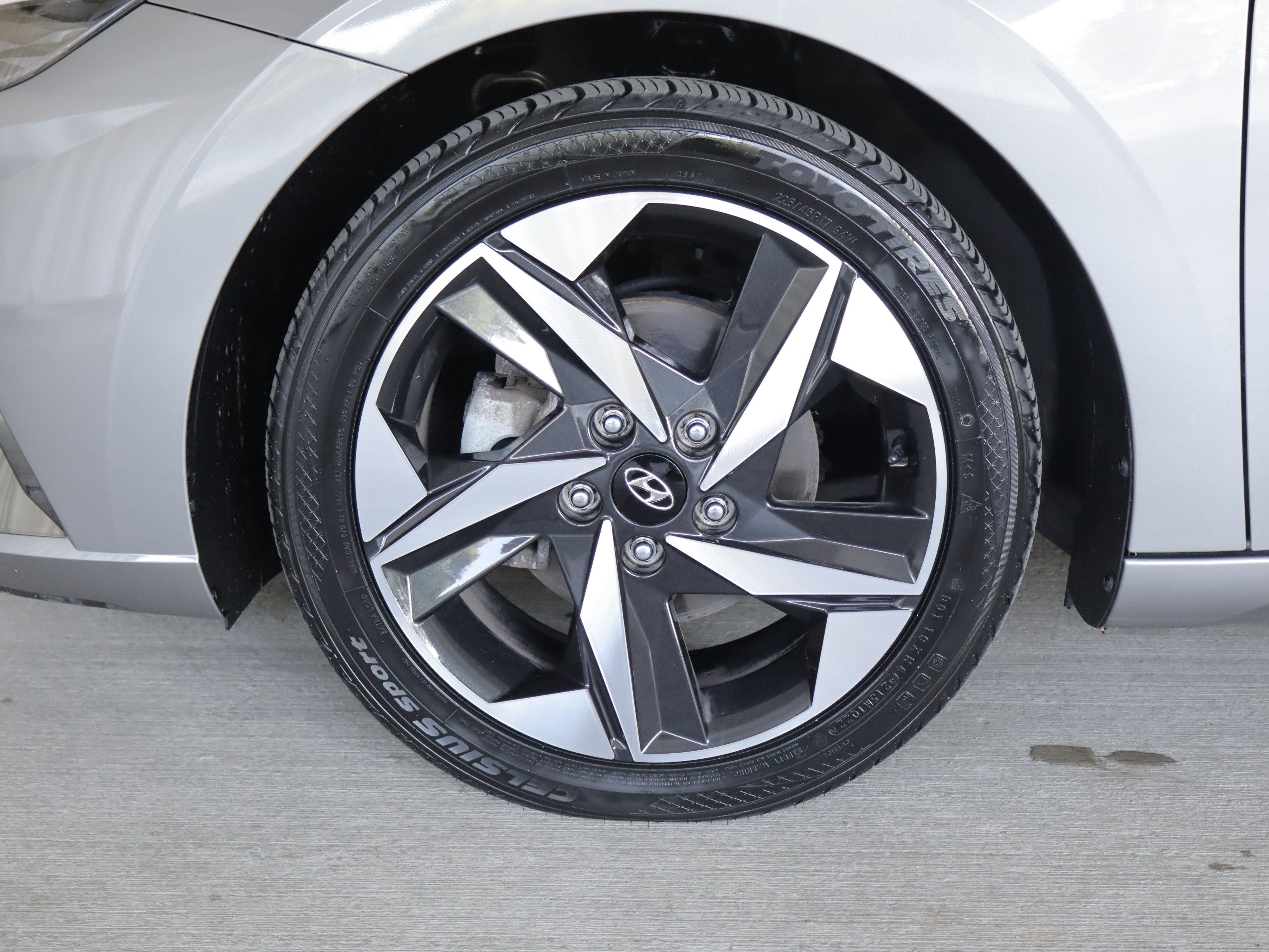 Used 2022 Hyundai Elantra Limited w/ Cargo Package FWD image 29