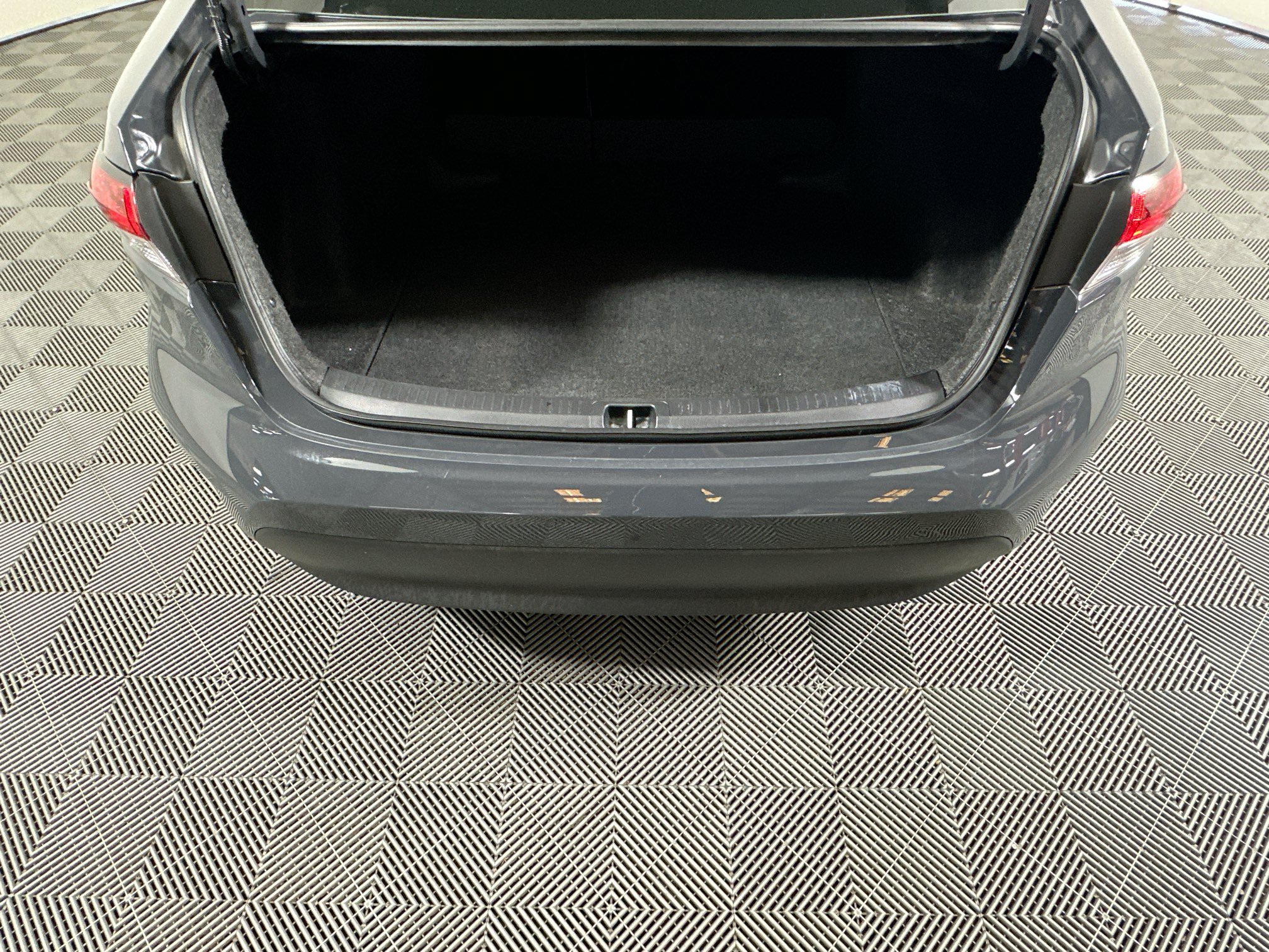 Used 2025 Toyota Corolla LE FWD image 30