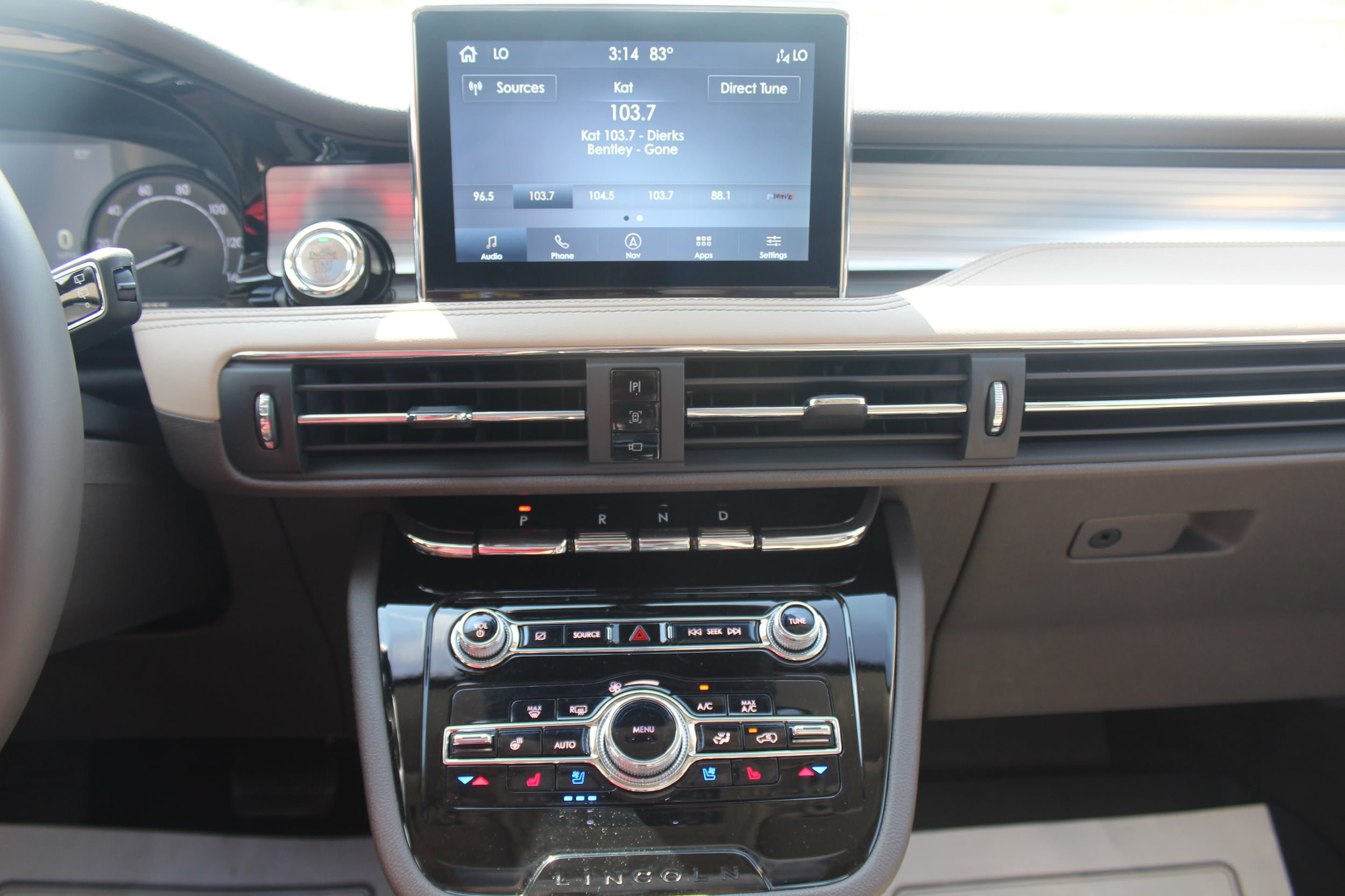 Used 2022 Lincoln Corsair AWD w/ Premium Package image 14