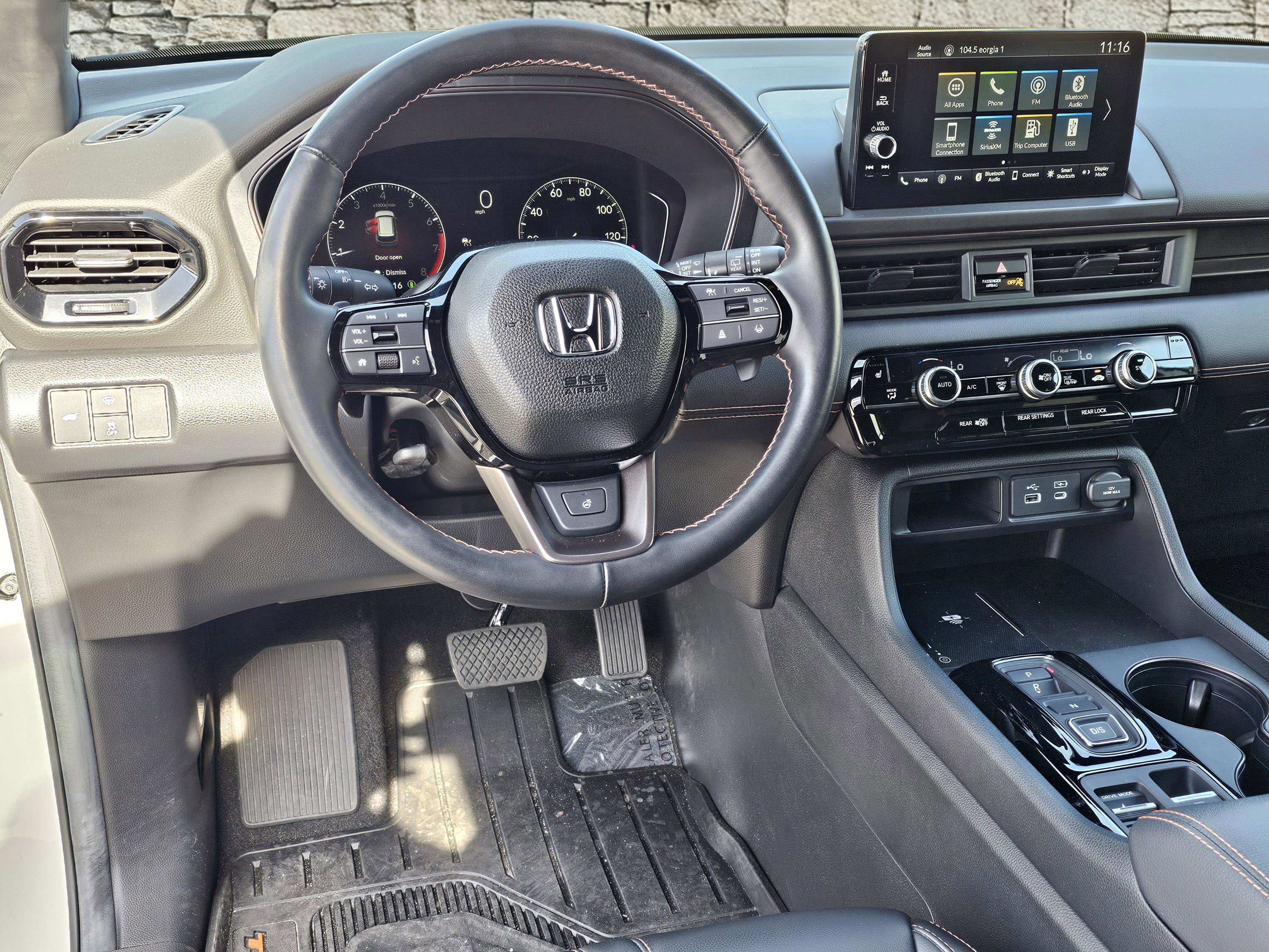 Used 2025 Honda Pilot TrailSport image 18