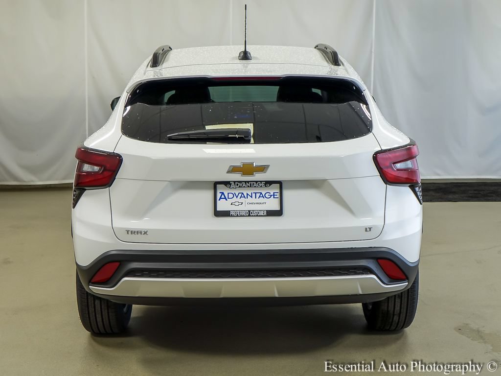 New 2026 Chevrolet Trax LT w/ LT Convenience Package FWD image 6