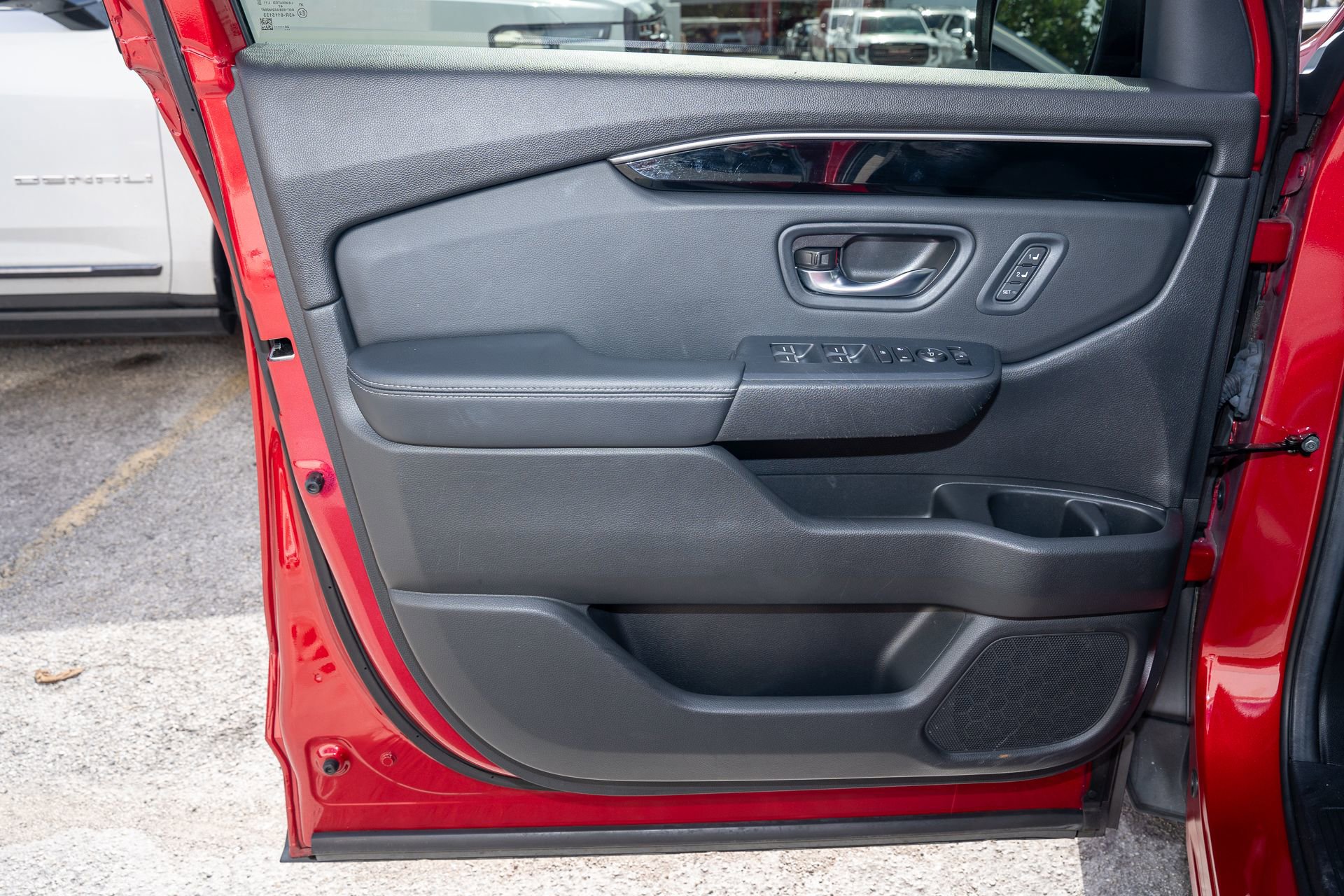 Certified 2025 Honda Pilot Touring image 12
