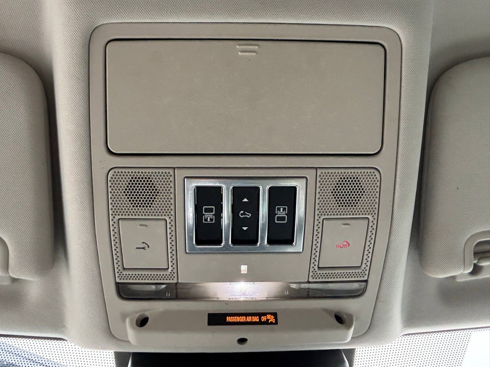 Used 2018 Land Rover Discovery HSE Luxury image 18