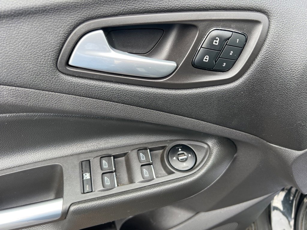 Used 2013 Ford Escape SEL image 25