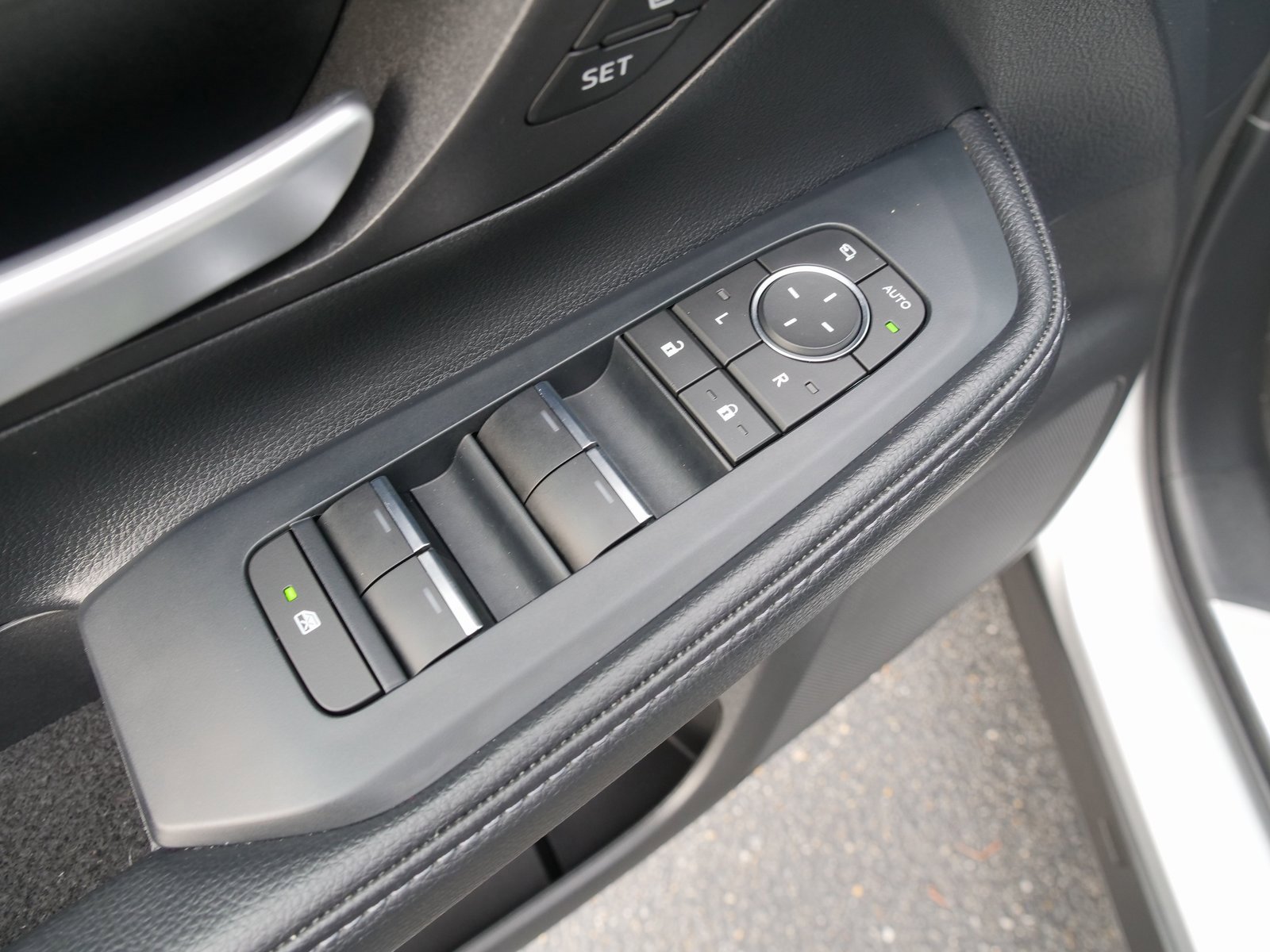 Used 2024 Toyota Grand Highlander Limited image 18