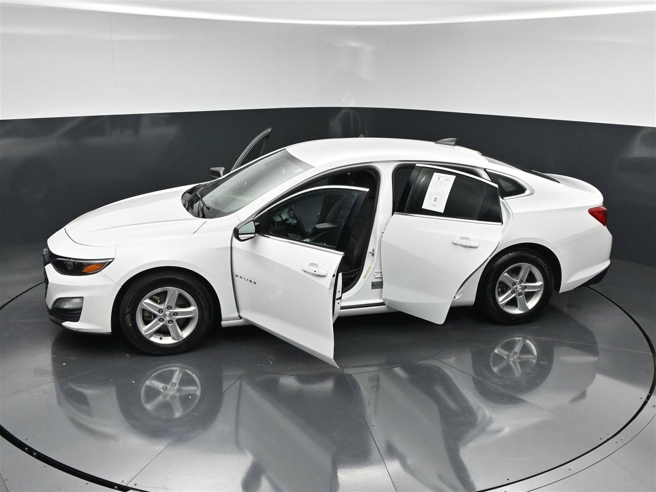 Used 2020 Chevrolet Malibu LS FWD image 29