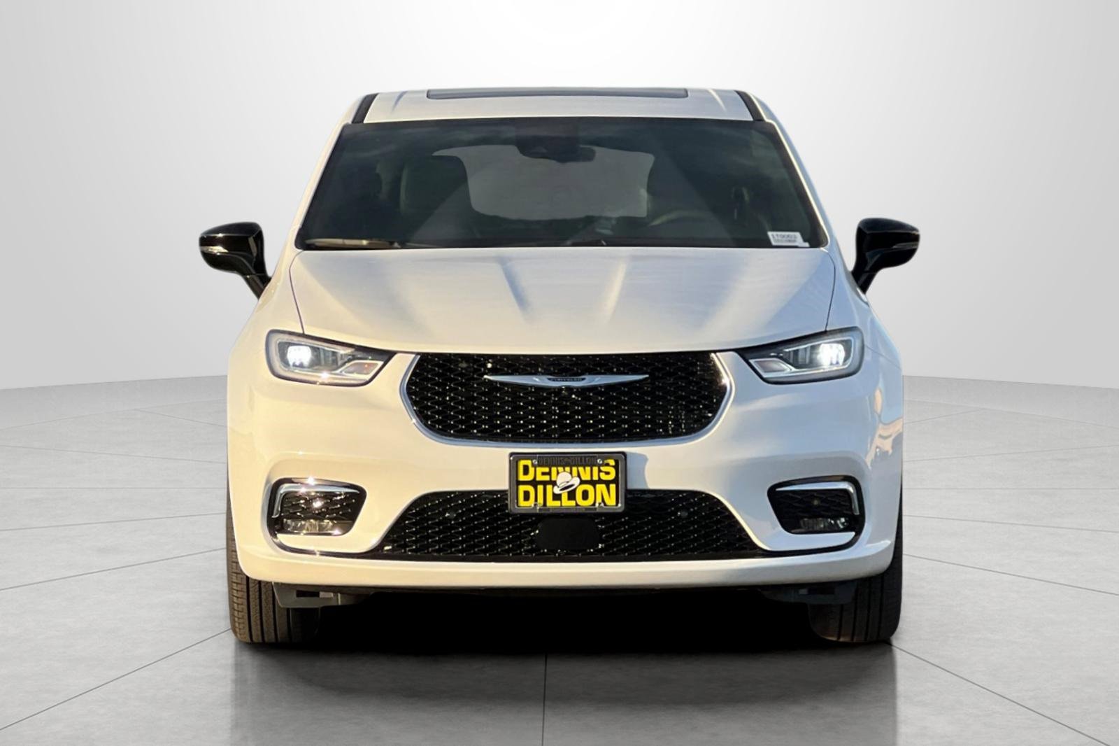 New 2026 Chrysler Pacifica Select image 3