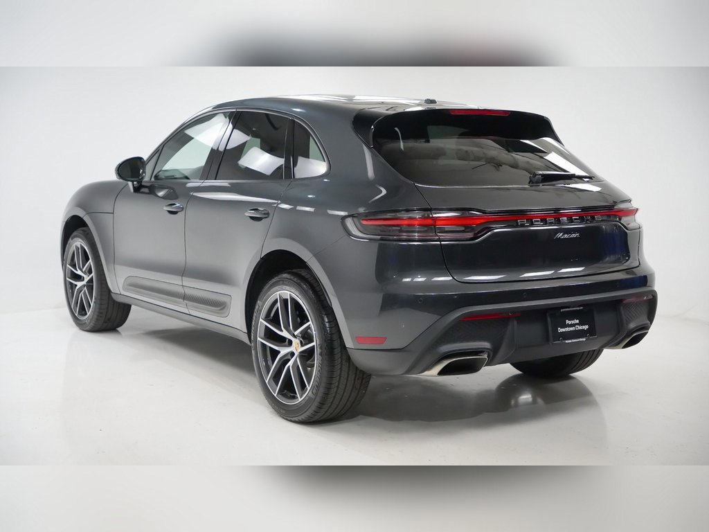 Certified 2025 Porsche Macan image 3