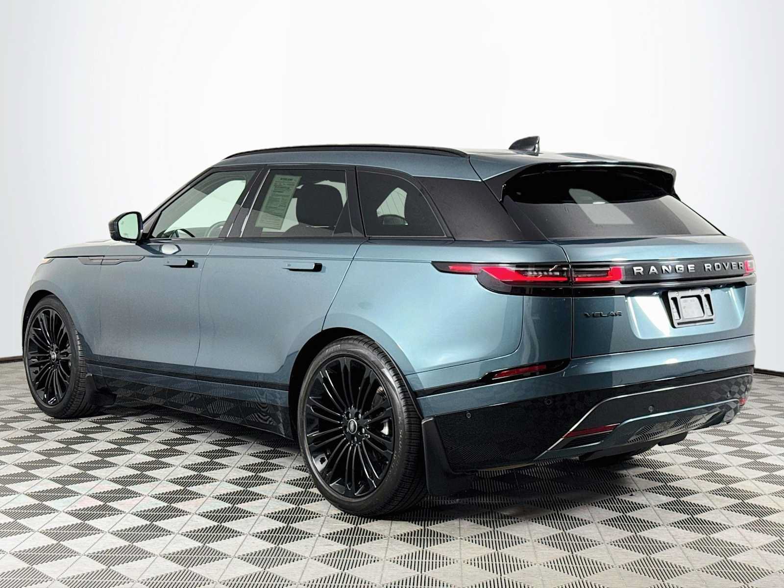 Used 2026 Land Rover Range Rover Velar Dynamic SE AWD/4WD image 7