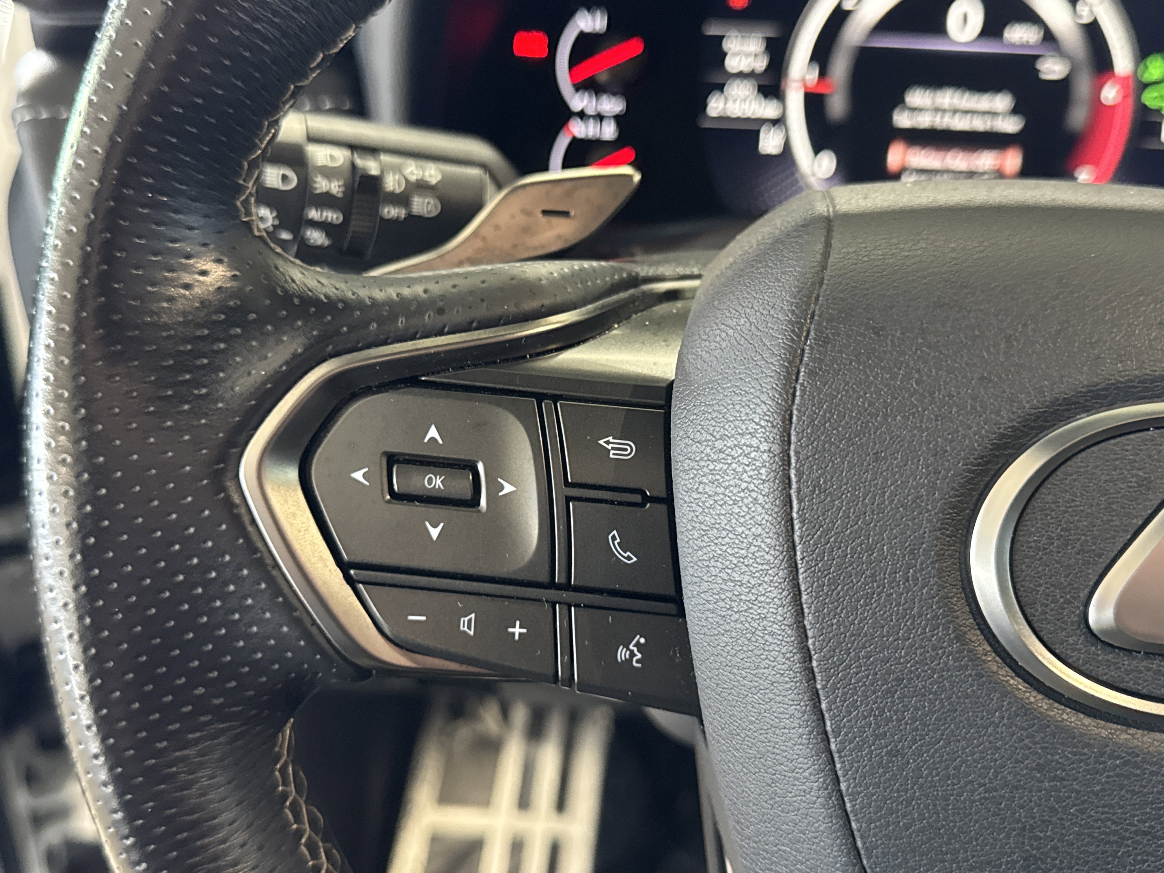 Used 2024 Lexus LX 600 F Sport image 23