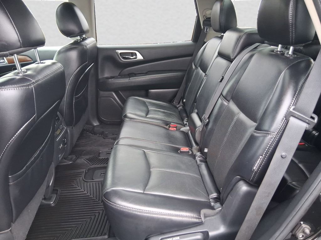 Used 2020 Nissan Pathfinder Platinum image 10