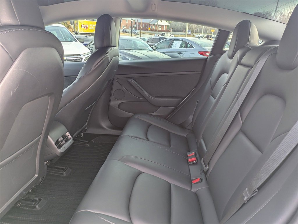Used 2022 Tesla Model 3 image 12