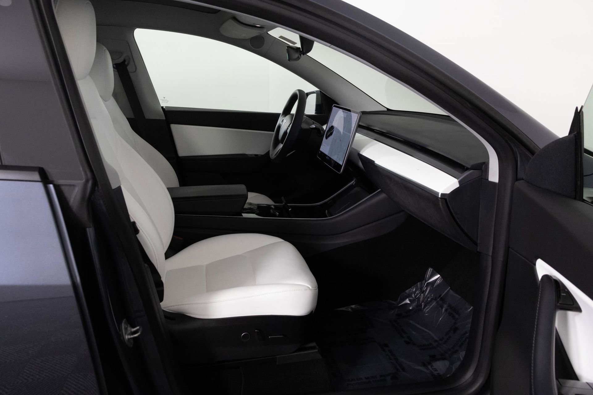 Used 2020 Tesla Model Y Long Range image 40