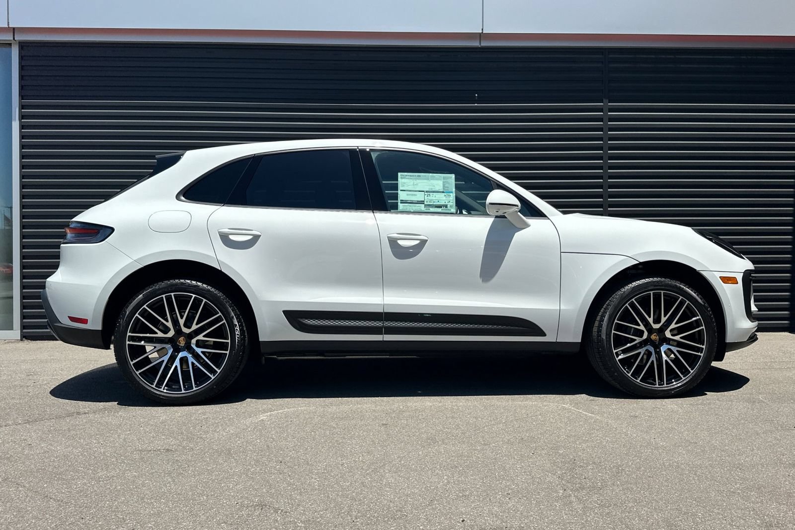 New 2026 Porsche Macan AWD/4WD image 9