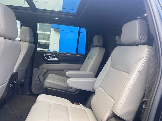 Used 2022 Chevrolet Suburban LT w/ Luxury Package AWD/4WD image 29