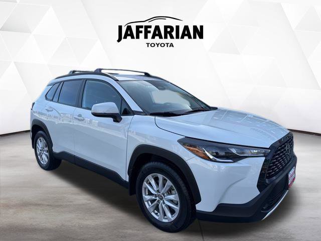 Certified 2023 Toyota Corolla Cross LE image 2