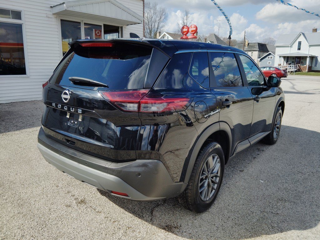 Used 2023 Nissan Rogue S image 7