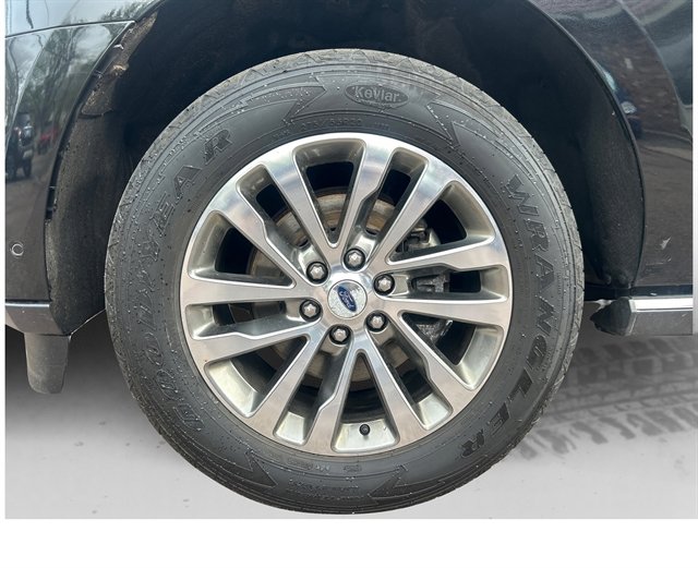 Used 2018 Ford Expedition Max Limited w/ Equipment Group 301A AWD/4WD image 18