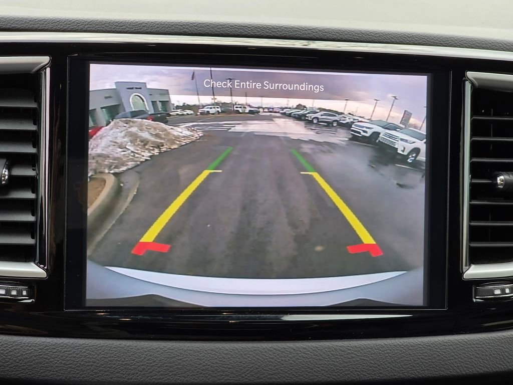 Used 2024 Chrysler Pacifica Touring-L image 22